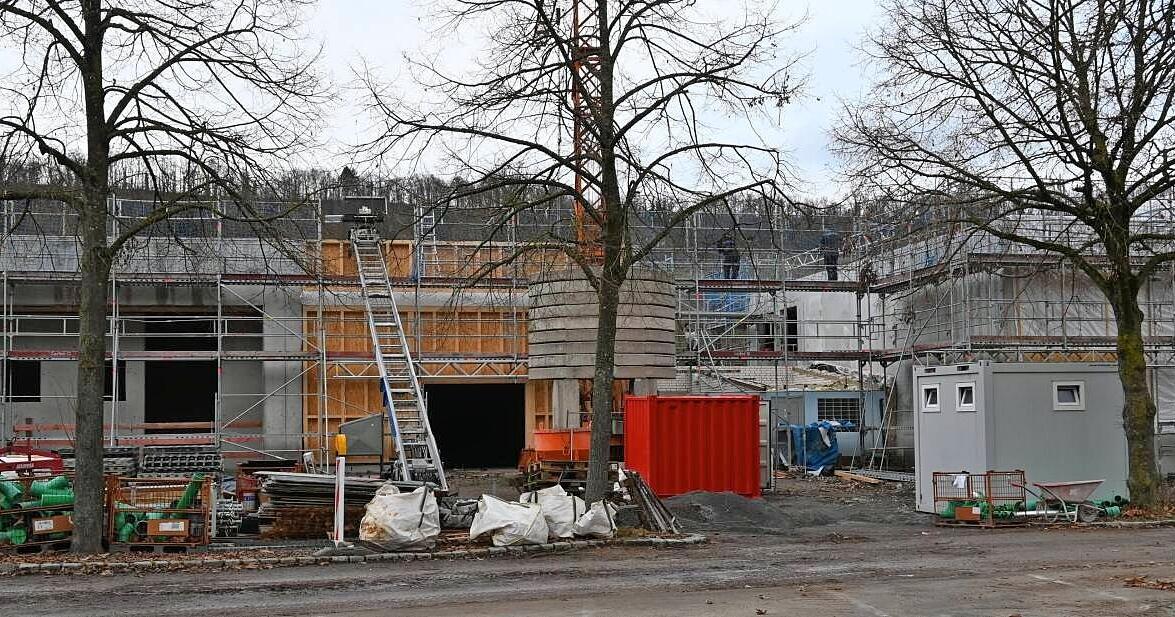 Fire at the Niedernhall brine bath - | Fire brigade on site with 80 ...