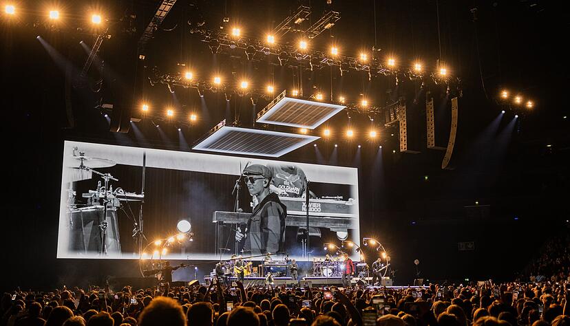 In K&ouml;ln verfolgten Tausende Menschen den Auftakt der Tour &laquo;Bei meiner Seele&raquo;.