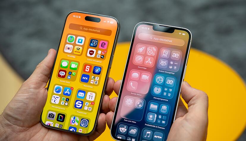 Links «alt», rechts «neu»: iOS 26 erlaubt viele neue Farbeinstellungen für die Menüs - auch transparente App-Icons.