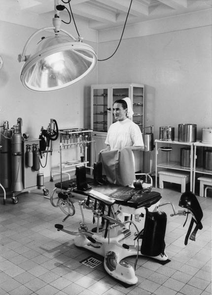 1945 wird eine Frauenklinik im ehemaligen j&uuml;dischen Altenheim eingerichtet; 1946 kommen dort die ersten Kinder zur Welt. (Bild undatiert)