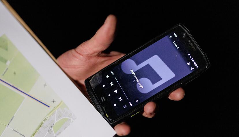 Der Revierruf des m&auml;nnlichen Rebhuhns wird f&uuml;r die Z&auml;hlung der Wildtiere genutzt. H&auml;hne in den Feldern erwidern diesen Ruf.