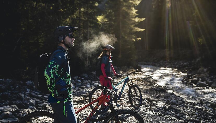 Augenblick, verweile doch - du bist so sch&ouml;n: Wer richtig ger&uuml;stet ist, kann die Natur auch auf winterlichen Fahrradtouren genie&szlig;en.