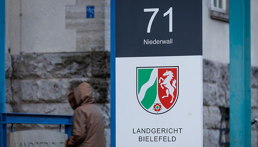 Der Mann habe zur Sache keine Angaben gemacht, hie&szlig; es weiter. Er soll demnach im Laufe des heutigen Tages dem Haftrichter vorgef&uuml;hrt werden. (Foto-Illustration)