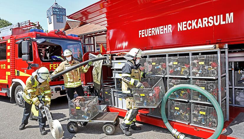 Die Feuerwehr Neckarsulm, hier ein Bild von einer &Uuml;bung aus der Coronazeit, sucht einen neuen Kommandanten.
Foto: Archiv/Seidel