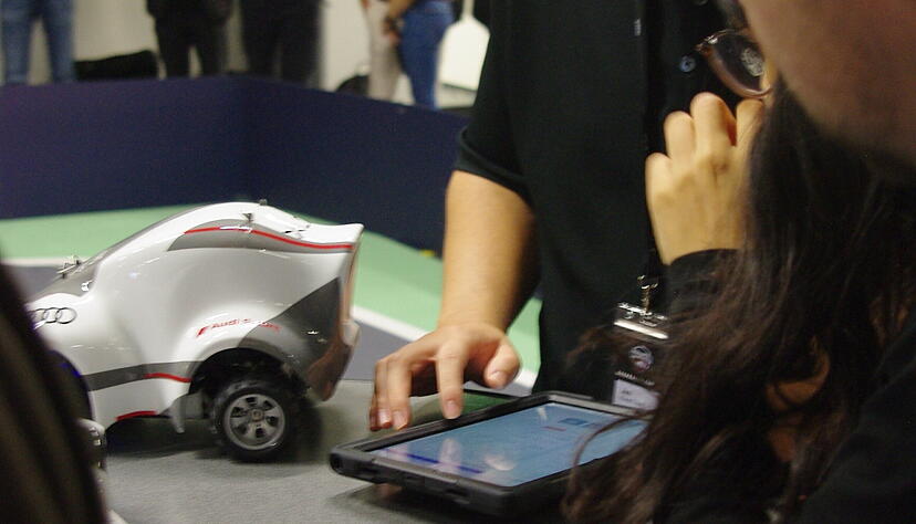 Letzte Vorbereitungen beim Deep Racer Cup bei Audi.