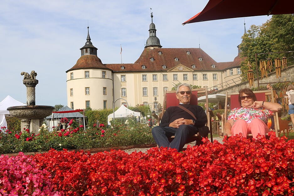 Das Motto der Fürstlichen Gartentage 2025 auf Schloss Langenburg heißt diesmal „Grüner geht immer“. Zwischen einem Meer aus bunten Blumen konnten Besucher bummeln.