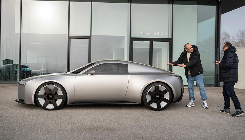 Wenige Linien, große Flächen: „In einer Welt, in der teilweise vieles schriller und extremer wird, setzen wir auf radikale Einfachheit“, sagt Designer Wolf Seebers (links). Wenige Linien, große Flächen: „In einer Welt, in der teilweise vieles schriller und extremer wird, setzen wir auf radikale Einfachheit“, sagt Designer Wolf Seebers (links).