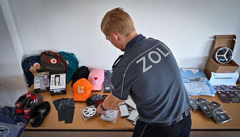 Zollbehörden beschlagnahmten in der EU auch 2024 eine große Menge an gefälschten Produkten.