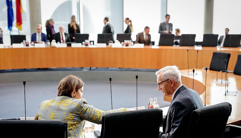 Einmal pro Jahr gibt es eine &ouml;ffentliche Befragung der Spitzen der Nachrichtendienste. Sonst tagt das Parlamentarische Kontrollgremium geheim. (Archivfoto)