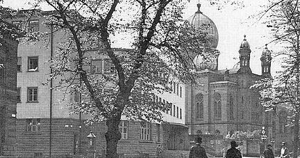 Alltag an der Allee im Jahre 1930. Heute findet eine Gedenkfeier statt, die um 19.15 Uhr am Max-Beermann-Platz beginnt und am Synagogen-Stein endet.
Foto: Stadtarchiv Heilbronn