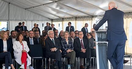Bei der Grundsteinlegung im KI-Park waren Ministerpräsident Winfried Kretschmann und Wirtschaftsministerin Nicole Hoffmeister-Kraut in Heilbronn.