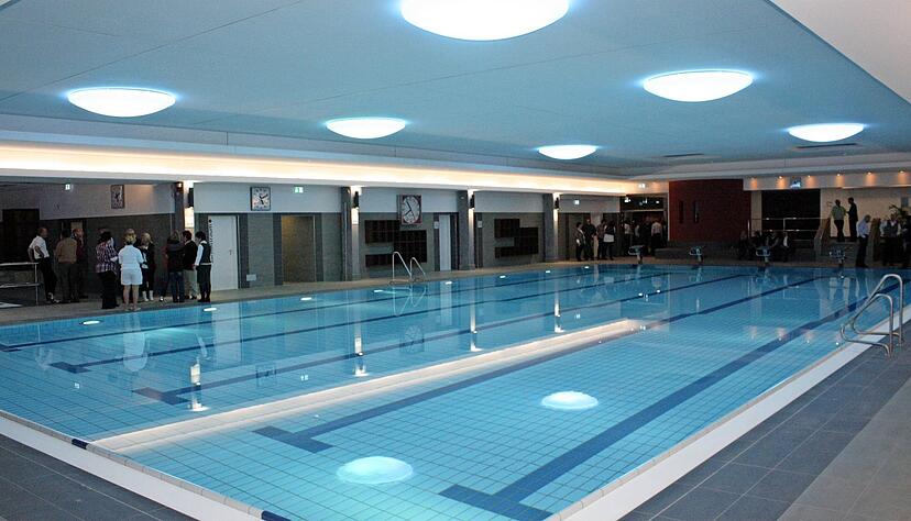 Normalerweise beginnt die Stadt Öhringen im August, das Hallenbad zu befüllen. Wegen der Energiekrise wird es in diesem Jahr aber nicht geöffnet.