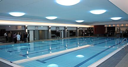 Normalerweise beginnt die Stadt Öhringen im August, das Hallenbad zu befüllen. Wegen der Energiekrise wird es in diesem Jahr aber nicht geöffnet.