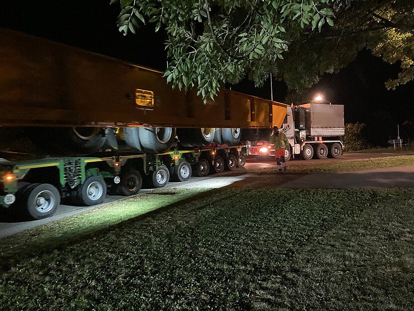 Schwertransport rollt von Pfedelbach nach Heilbronn