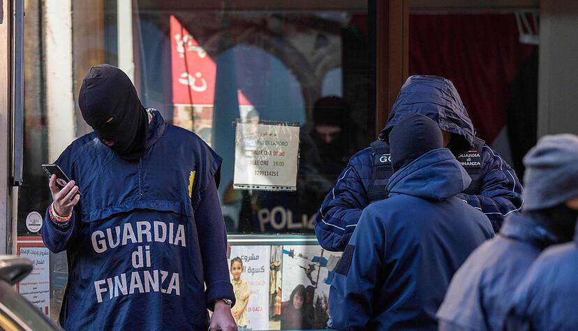 In Italien sind Ermittler gegen mutmaßliche Unterstützer der Hamas vorgegangen. In Italien sind Ermittler gegen mutmaßliche Unterstützer der Hamas vorgegangen.