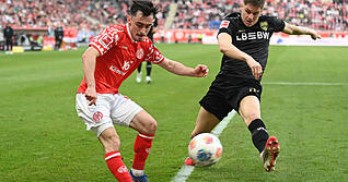 Ramon Hendriks zeigt beim VfB Stuttgart konstant gute Leistungen. Das ruft Interessenten auf den Plan.