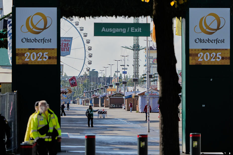 Statt großem Trubel ist das Oktoberfest am Mittwoch verlassen. Denn aufgrund einer Bombendrohung hatte das Wiesen-Gelände geschlossen bleiben müssen.