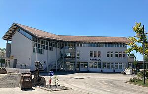 Der Platz am Rathaus Massenbachhausen wird neu gestaltet. Foto: Simon Gajer Der Platz am Rathaus Massenbachhausen wird neu gestaltet. Foto: Simon Gajer