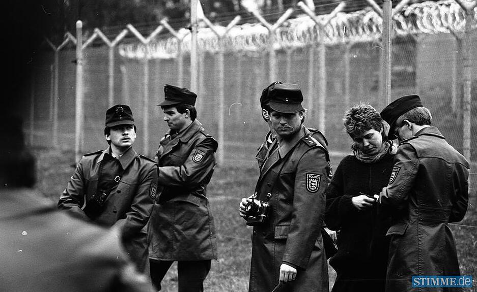 Ostermontag 1985 sind rund 1000 Polizeibeamte und Bundesgrenzschützer im Einsatz um bei den Aktionen der Friedensbewegung für den geordneten Ablauf zu sorgen.