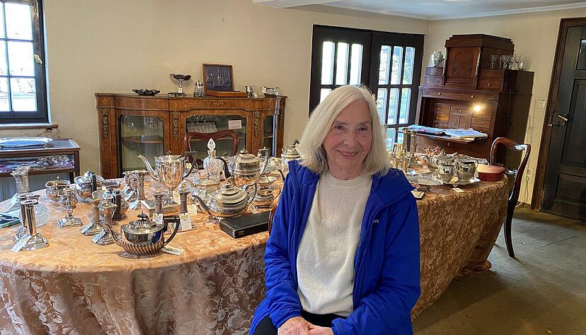 Edda Birchall hat mit ihrem Ex-Mann John Birchall Antik Cleversulzbach aufgebaut. Nun ist das Geschäft bald Geschichte. Edda Birchall hat mit ihrem Ex-Mann John Birchall Antik Cleversulzbach aufgebaut. Nun ist das Geschäft bald Geschichte.