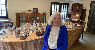 Edda Birchall hat mit ihrem Ex-Mann John Birchall Antik Cleversulzbach aufgebaut. Nun ist das Geschäft bald Geschichte.