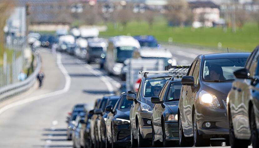 Der ADAC warnt f&uuml;r den Donnerstag vor dem 1. Mai vor langen Staus. (Symbolbild)