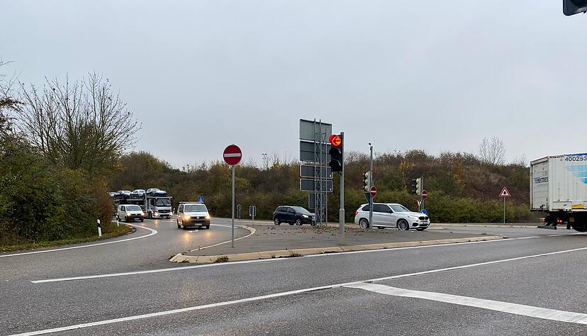 Besonders zu Stoßzeiten kommt es zu Staus auf der Autobahnabfahrt nach Bad Rappenau. Besonders zu Stoßzeiten kommt es zu Staus auf der Autobahnabfahrt nach Bad Rappenau.