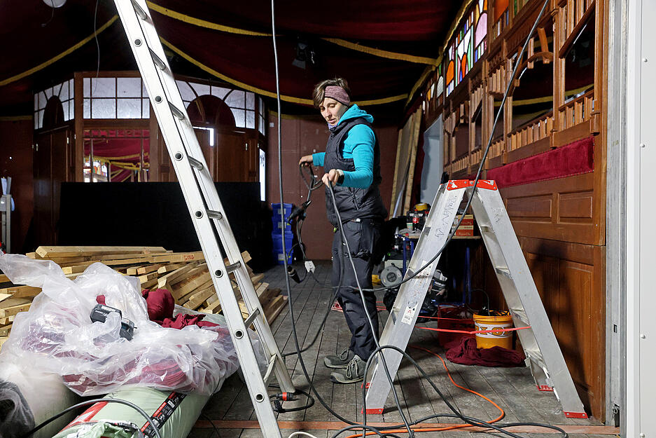 Vom 6. Dezember 2024 bis 11. Januar 2025 werden beim "Radio Ton Gourmet Palast" mehrere Tausend Gäste zu Gaumenfreuden und Bühnenshow im Spiegelzelt erwartet.