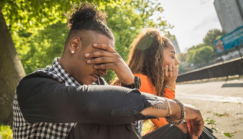 Die Trennung ist nicht mehr zu vermeiden: Für beide beginnt ein Leidensweg. Frauen hilft das Reden darüber. Das sollten auch Männer tun - doch die verdrängen meist eher. Die Trennung ist nicht mehr zu vermeiden: Für beide beginnt ein Leidensweg. Frauen hilft das Reden darüber. Das sollten auch Männer tun - doch die verdrängen meist eher.