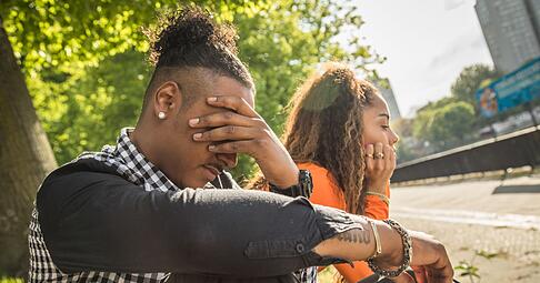 Die Trennung ist nicht mehr zu vermeiden: Für beide beginnt ein Leidensweg. Frauen hilft das Reden darüber. Das sollten auch Männer tun - doch die verdrängen meist eher.