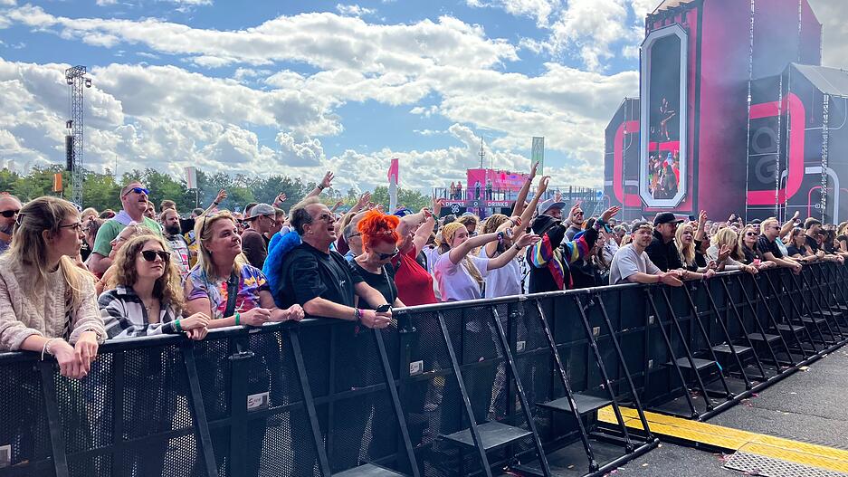 Beim Glücksgefühle-Festival lauschen die Zuschauer am Freitag den ersten Musik-Acts. Auftreten werden im Hockenheimring unter anderem auch Scooter, Sido und die Black Eyed Peas.