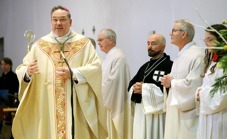Die Deutschordensgemeinde feiert 2025 ihr Festjahr "800 Jahre Deutscher Orden in Heilbronn". Dieses hat sie mit einem feierlichen Gottesdienst am Sonntag, den 9. Februar im Deutschordensmünster St. Peter und Paul zelebriert.