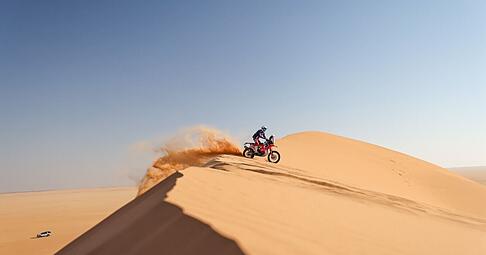 D&uuml;nen und Sand soweit das Auge blickt - das ist die Rallye Dakar.