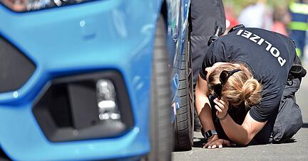 Die Tunerszene trifft sich gern auch auf angemeldeten Schau-Veranstaltungen. Deren Autos halten nach Angaben der Polizei meist die Normen ein.
Foto: dpa