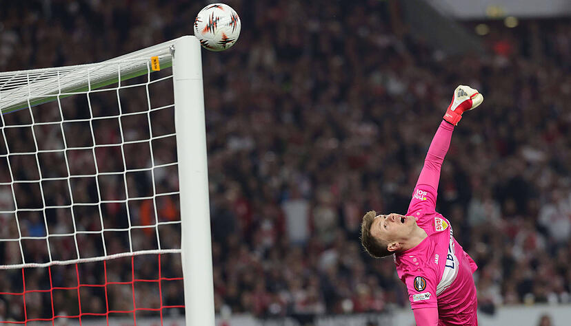 Alexander N&uuml;bel: Wieder ein Fehlpass beim Rausspielen von Hinten, der zum Gegentreffer f&uuml;hrt. Vor der Pause nochmal im Gl&uuml;ck, als er wieder lange wartete und den Gegner anschoss. Eine Parade hatte er im ersten Durchgang vorzuweisen, ansonsten strahlte der Schlussmann zun&auml;chst keine Sicherheit aus. Note: 5