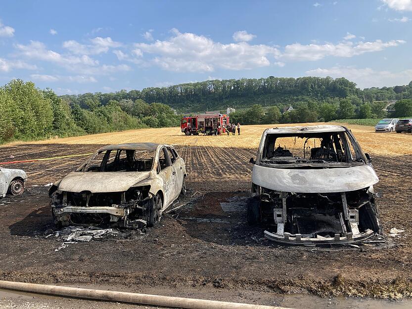 Brand auf Stoppelfeld beim Bad Wimpfener Talmarkt