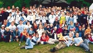 So sehen sie aus. Die Schachenfans haben sich zum großen Gruppenbild versammelt.Fotos: privat