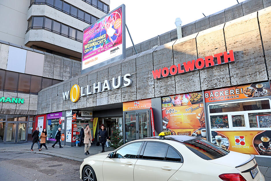 Der zweite Heilbronner Woolworth-Store hat am Donnerstagmorgen auf einer 1300 Quadratmeter gro&szlig;en Fl&auml;che im Wollhauszentrum er&ouml;ffnet.