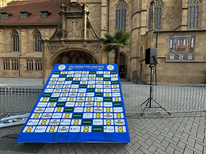 Auch eine Presse-Area wird errichtet. Hier werden die Fahrer ihre Interviews geben. Auch eine Presse-Area wird errichtet. Hier werden die Fahrer ihre Interviews geben.