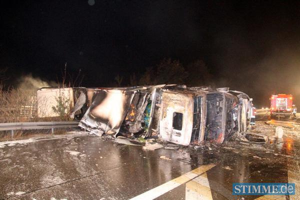 Vier Tote bei Unfall auf A6 | 03.11. Vier Tote bei Unfall auf A6 | 03.11.