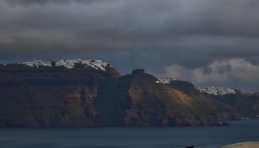 Santorini kommt nicht zur Ruhe. (Archivbild) Santorini kommt nicht zur Ruhe. (Archivbild)