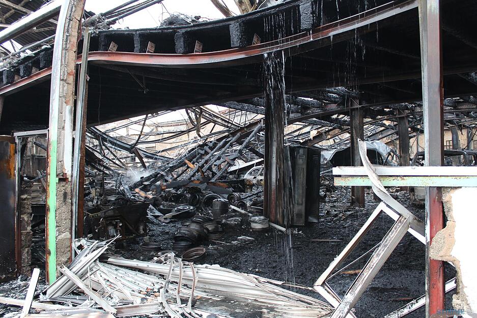 Millionenschaden bei Hallenbrand in Heilbronn