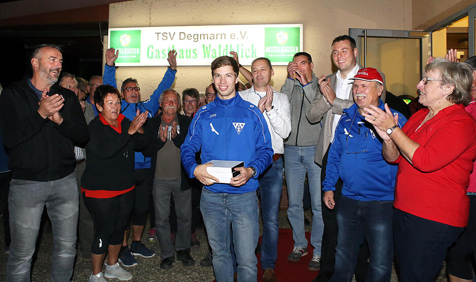 Empfang dreifacher Inline-Weltmeister J&ouml;rg Bertsch in Degmarn