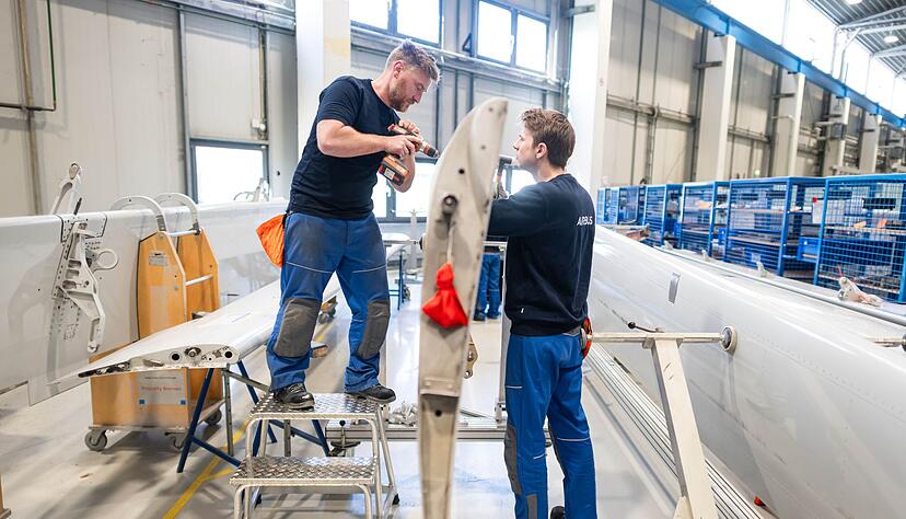 Die Mitarbeitenden k&ouml;nnen mehr als 1.200 Teile reparieren.