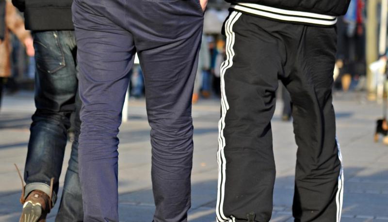 In der Jogginghose zur Schule &ndash; f&uuml;r manche ein No-Go. &Uuml;ber eine Kleiderordnung an Schulen wird immer wieder diskutiert.