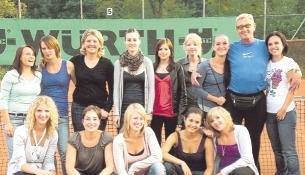 Erfolgreich und hübsch. Die Frauen-Tennis-Mannschaften des TSV Künzelsau erspielten sich in der abgelaufenen Saison zwei Meisterschaften.Foto: privat Erfolgreich und hübsch. Die Frauen-Tennis-Mannschaften des TSV Künzelsau erspielten sich in der abgelaufenen Saison zwei Meisterschaften.Foto: privat
