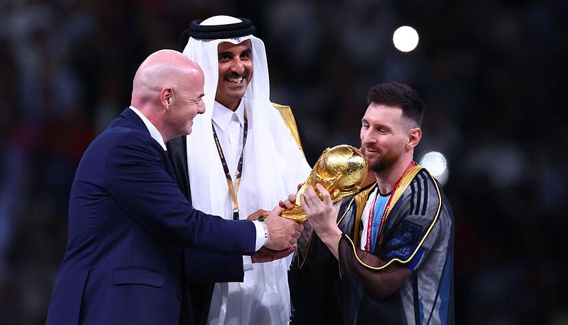 Schien selbst wenig begeistert von der Aktion: Argentiniens Kapit&auml;n Lionel Messi im Bischt.