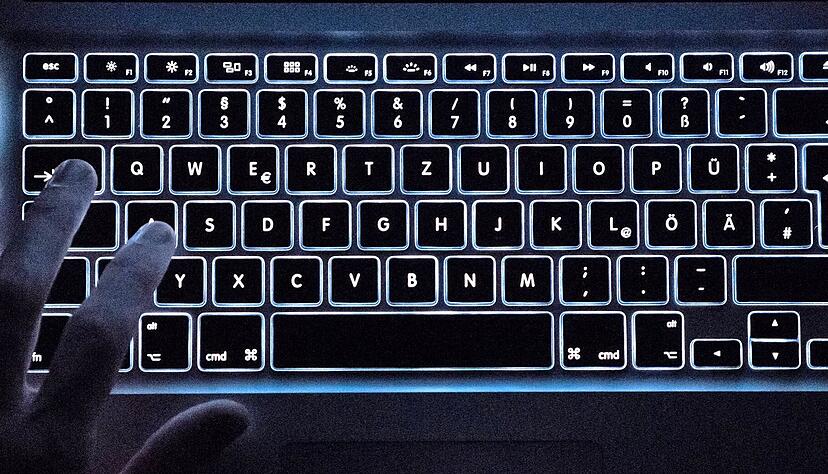 Mehreren Tests zufolge sind Stadtwerke mit dem Betriebszweig Wasser Hackerangriffen bislang geradezu schutzlos ausgeliefert. Die Stadtwerke Heilbronn wollen sich jetzt verstärkt gegen diese Gefahr aus dem Netz wappnen. Mehreren Tests zufolge sind Stadtwerke mit dem Betriebszweig Wasser Hackerangriffen bislang geradezu schutzlos ausgeliefert. Die Stadtwerke Heilbronn wollen sich jetzt verstärkt gegen diese Gefahr aus dem Netz wappnen.