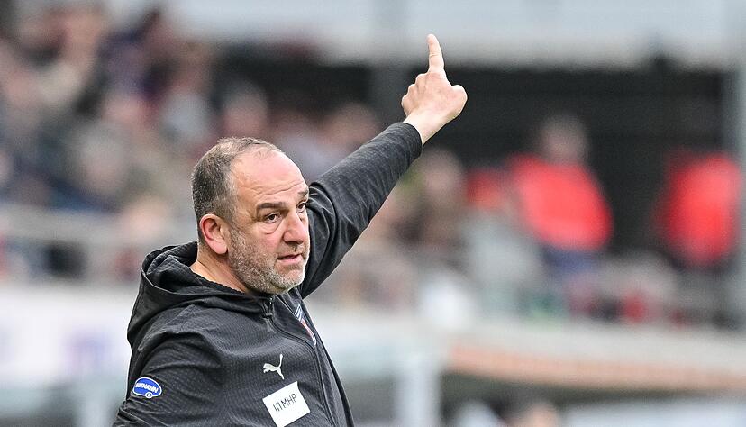Kann er seinen 1. FC Heidenheim endlich  mal wieder zum Sieg f&uuml;hren? Trainer Frank Schmidt. (Archivbild)