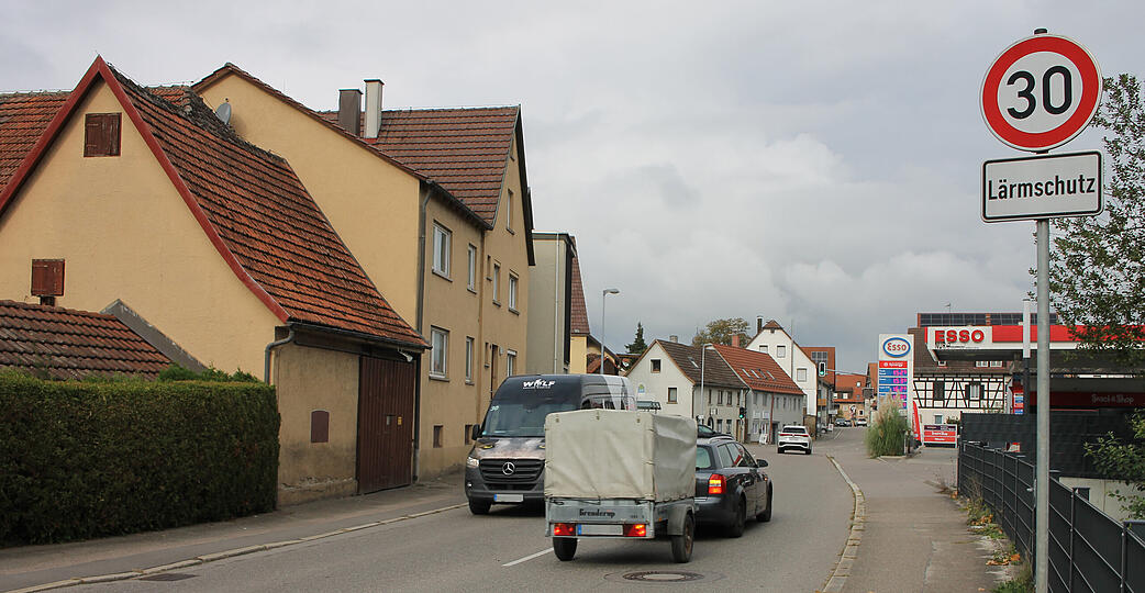 Auf der L&ouml;wensteiner Stra&szlig;e soll Tempo 30 bald sogar bis zum Ortsschild in Richtung L&ouml;wenstein gelten.